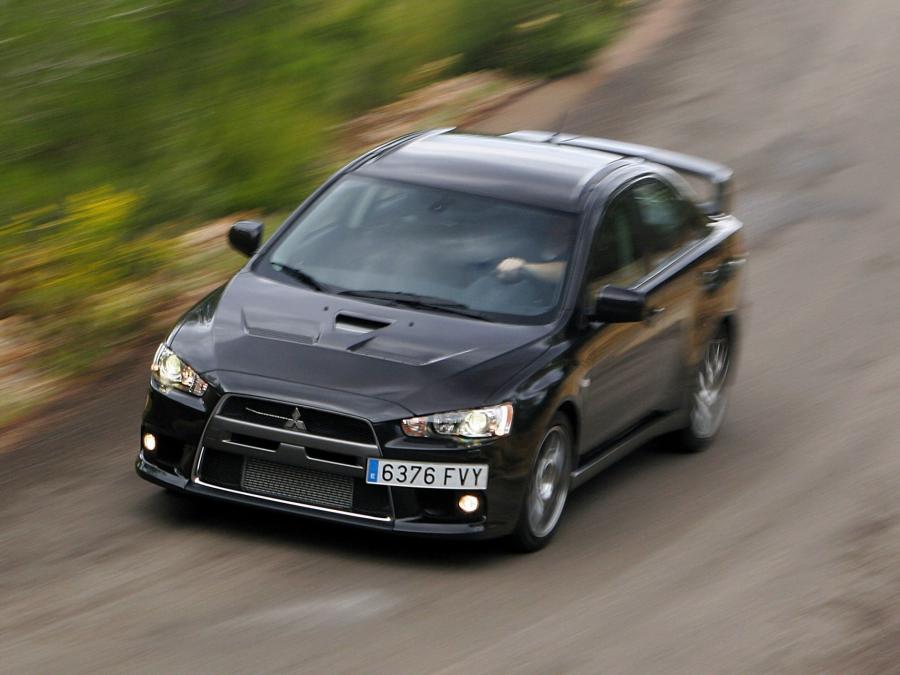  Mitsubishi Lancer Evolution X 2008 года  (EU) (фото 3 из 21)